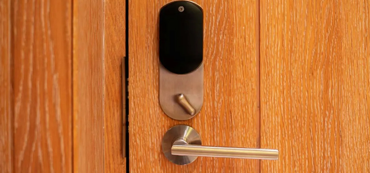 Automatic Locking Door Knob Brentwood